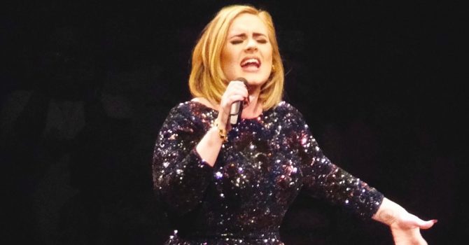 Grammy 2017: Adele wygrała, ale uważa, że nagroda należy się Beyonce