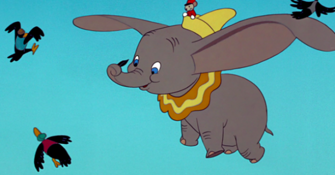 Tim Burton nakręci filmową wersję disneyowskiego Dumbo. Fani słonika z wielkimi uszami są przerażeni!