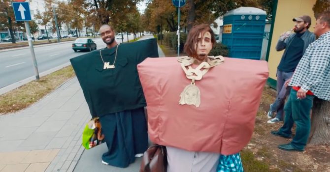 Jak Kanye West i Lil Pump wyglądają w polskim wydaniu? Zobacz parodię “I love it”!