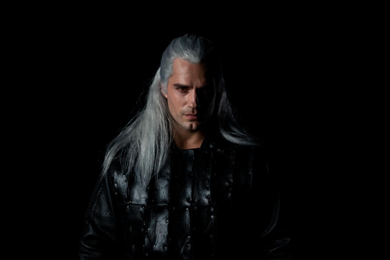 Netflix pokazał, jak Henry Cavill będzie wyglądał jako Geralt w serialu „Wiedźmin”!