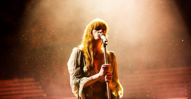 Florence and The Machine dzieli się nowym utworem “Light Of Love”