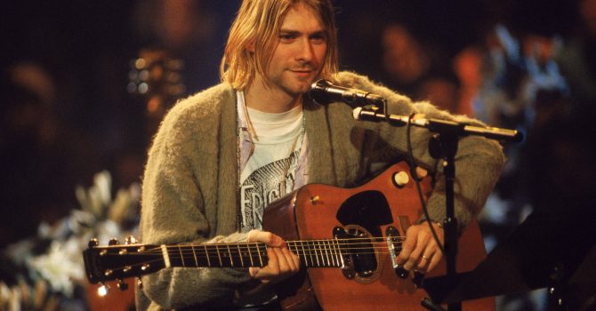 Legendarna gitara Kurta Cobaina z MTV Unplugged wystawiona na aukcję