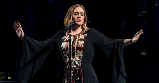 Adele poprowadzi najbliższy odcinek programu “Saturday Night Live”