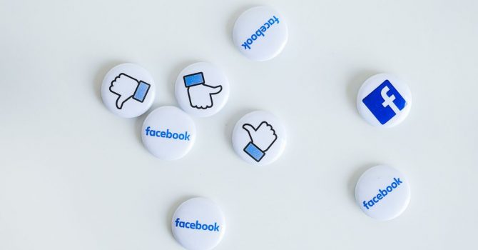 Facebook usuwa przycisk “Lubię to” na stronach