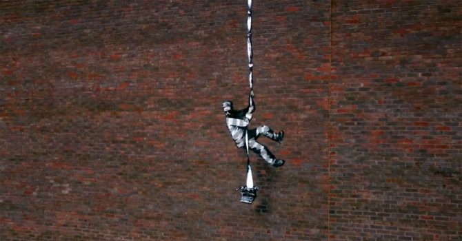 Banksy pokazał kulisy powstania pracy “Create Escape”