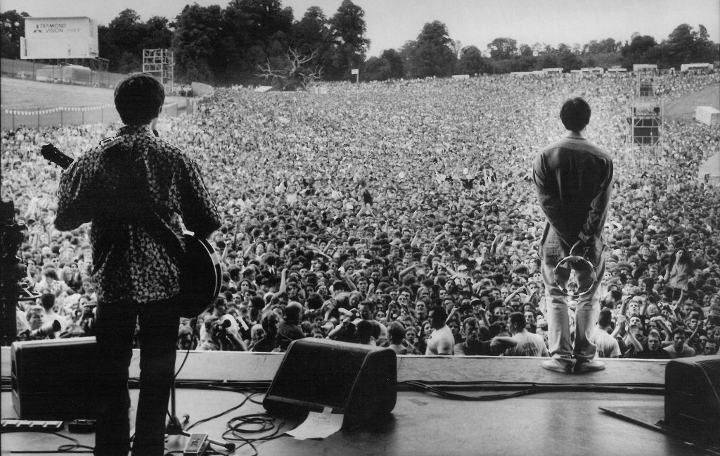 Liam i Noel Gallagher wyprodukują dokument o koncertach Oasis sprzed 25 lat