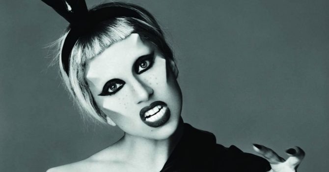Lady Gaga wydaje nową wersję “Born This Way” na 10. rocznicę premiery albumu