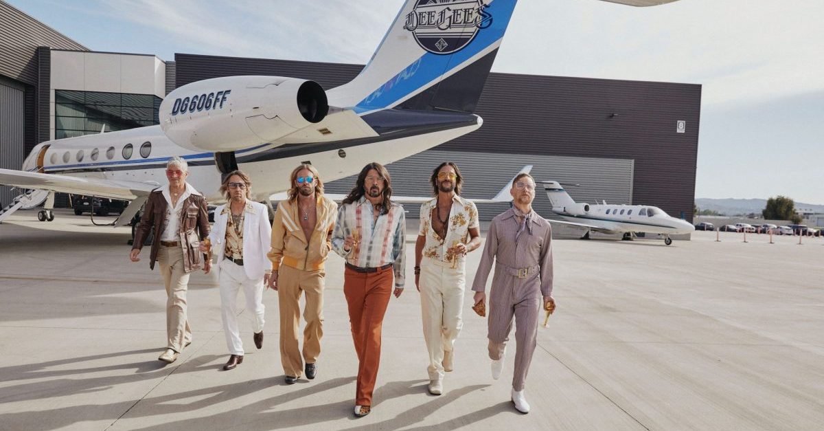 Foo Fighters jako Dee Gees wydali album z coverami Bee Gees - Rytmy.pl