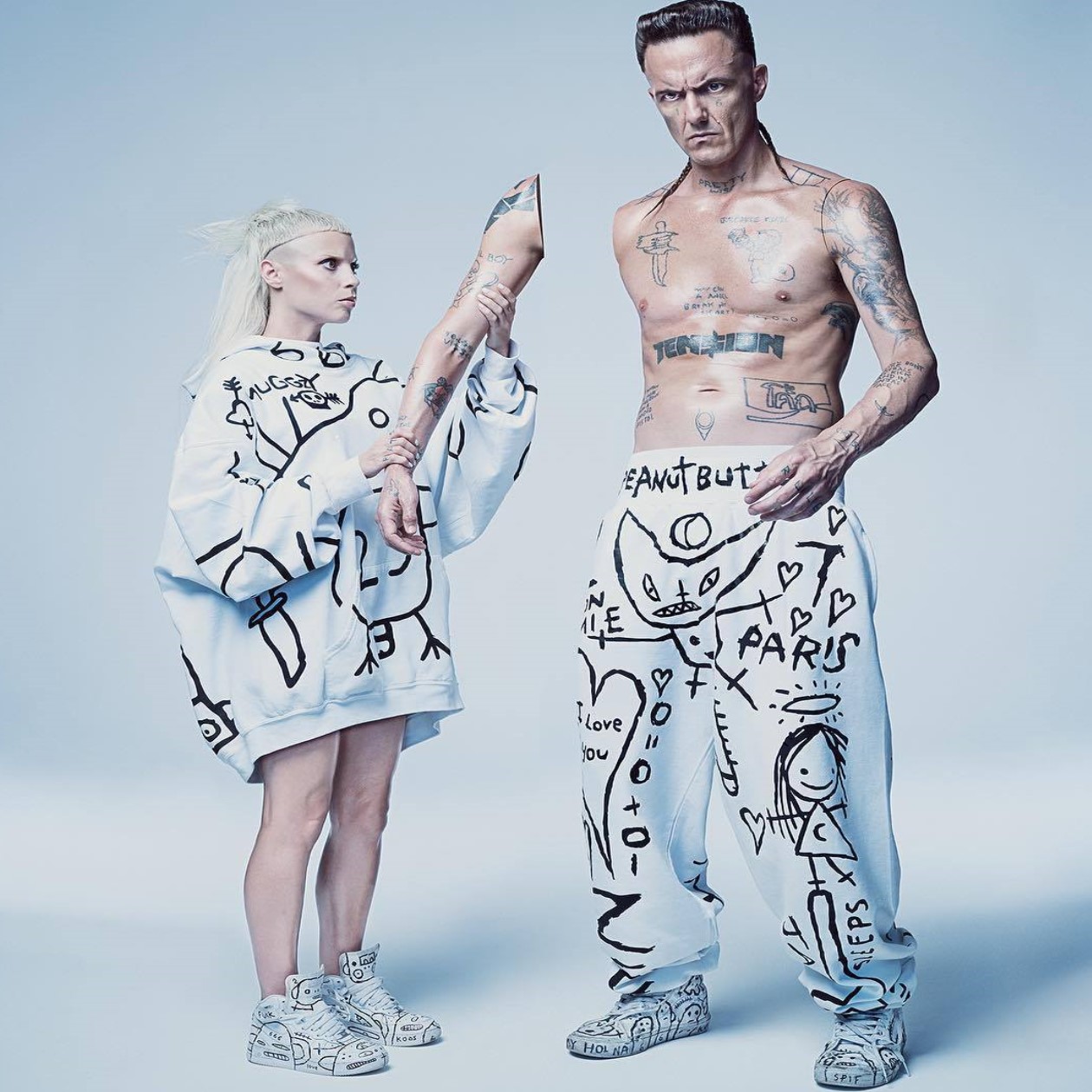 Die antwoord's. Йоланди Фиссер и ниндзя. Dieanterwood. Die. Йоланди Фиссер группа.