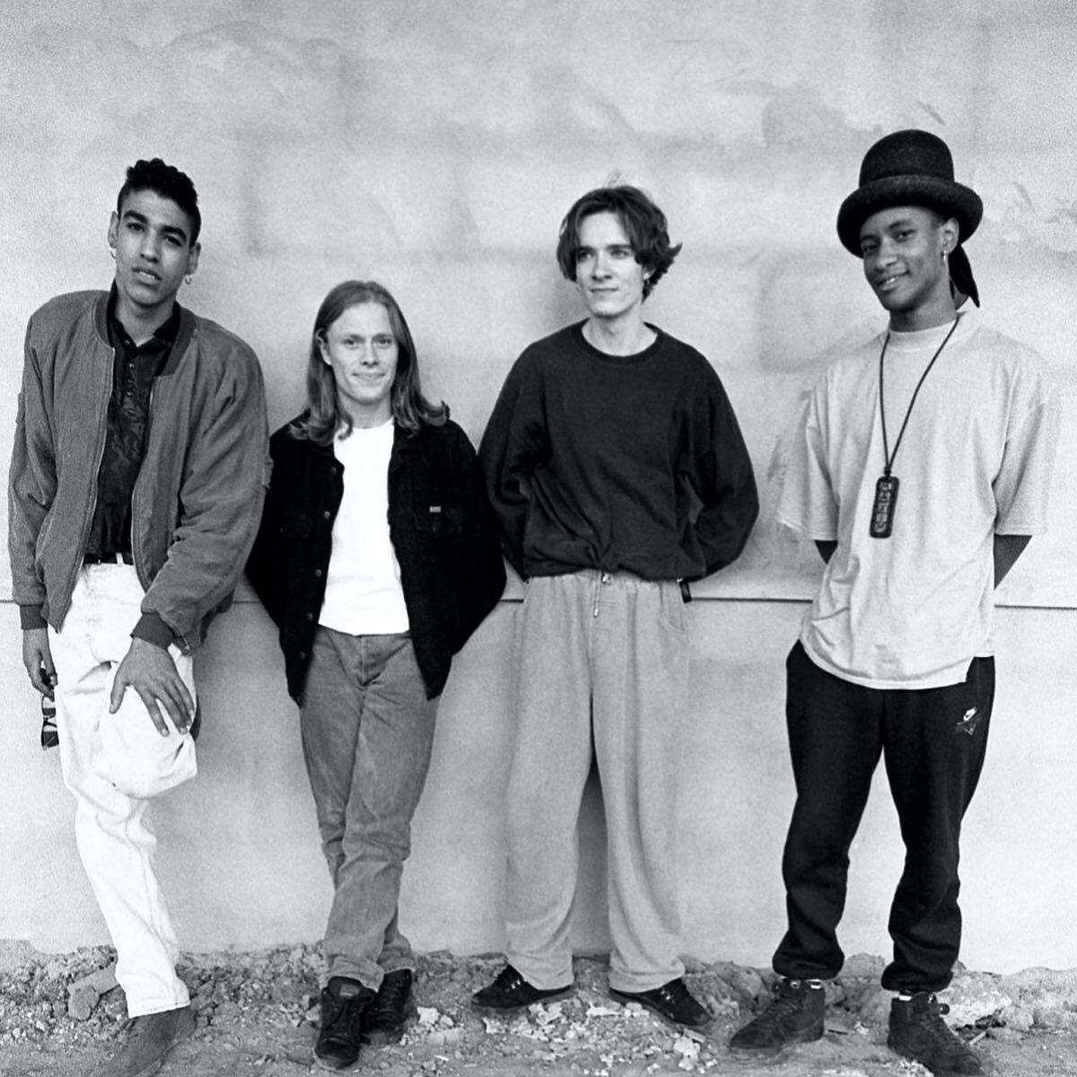 Prodigy 1992 молодые. Darkness reigns (live 1992). Продиджи 1992. Группа the prodigy-1997. The prodigy live 1992.