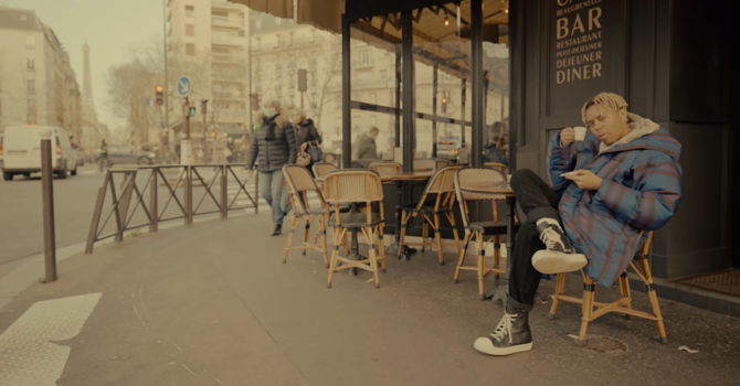 Cordae spełnia obietnicę, publikując klip nagrany w Paryżu