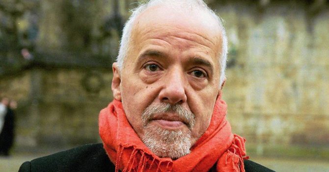 Paulo Coelho, przeterminowany myśliciel. W Ukrainie nie będą go już cytować