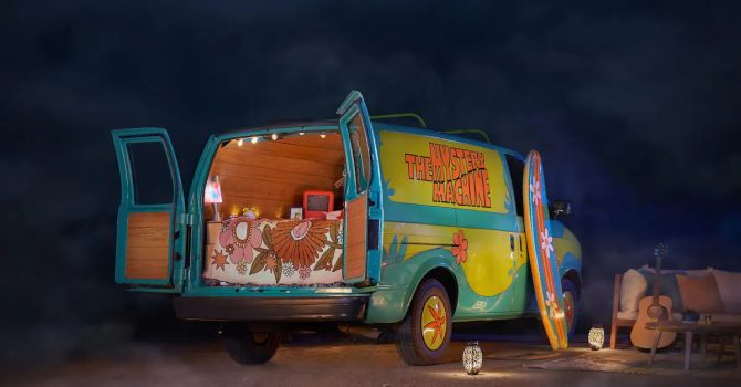 Na Airbnb można wynająć furgonetkę Mystery Machine z filmu “Scooby-Doo”