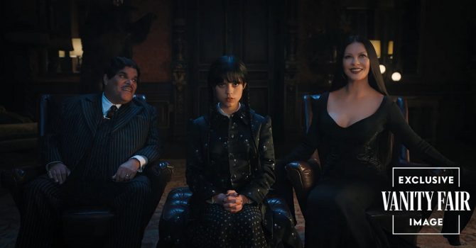 Rodzina Addamsów na nowych zdjęciach. Są też nowe szczegóły o serialu „Wednesday”