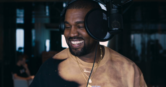 Kanye West zaserwował body sushi podczas swoich urodzin