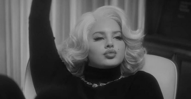 Lana Del Rey jak Marilyn Monroe. Artystka powraca do koncertowania po ponad 3 latach
