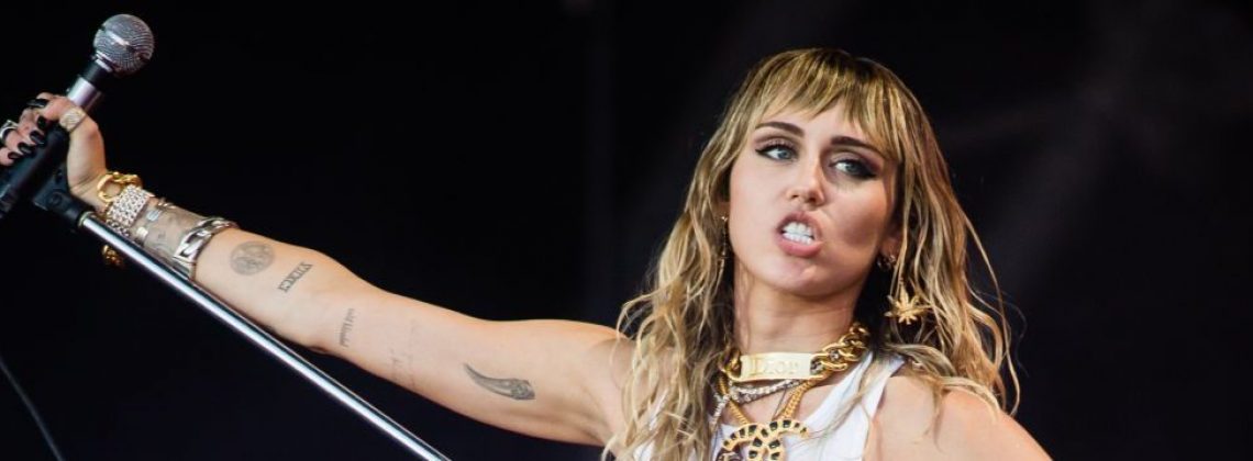 Miley Cyrus niespodziewanie wydała nowy singiel “Slide Away”