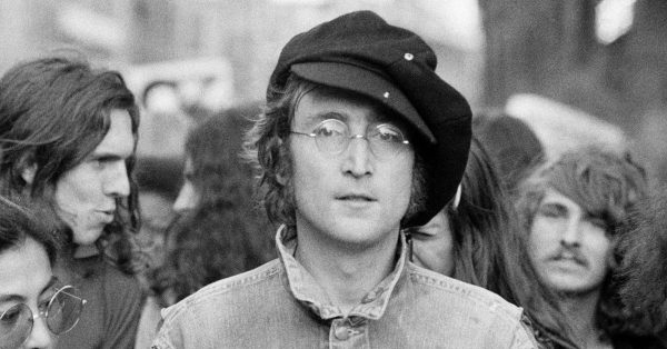 John Lennon siedzi w popkulturze – przypominajka z okazji czterdziestej rocznicy śmierci