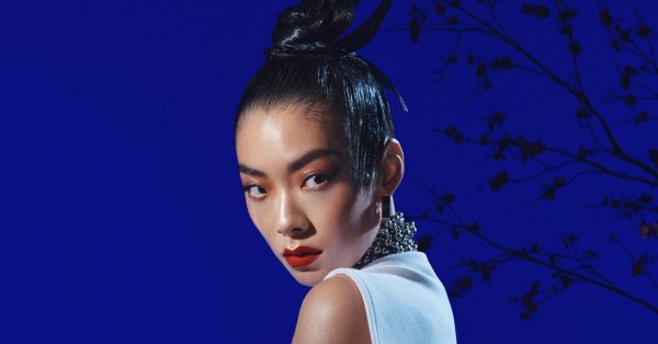 Rina Sawayama: popowa i zmysłowa w singlu „Hold The Girl”