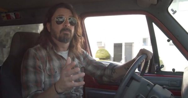 Dave Grohl z Foo Fighters wyreżyserował dokument, do którego zaprosił wielu znanych muzyków