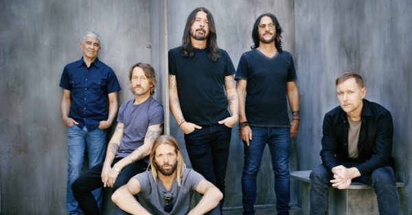 Foo Fighters – “Medicine At Midnight”: solidne granie bez niespodzianek