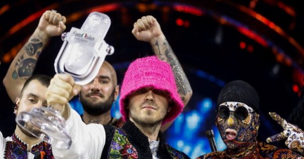 Kalush Orchestra zlicytowali kryształowy mikrofon za wygraną w Eurowizji