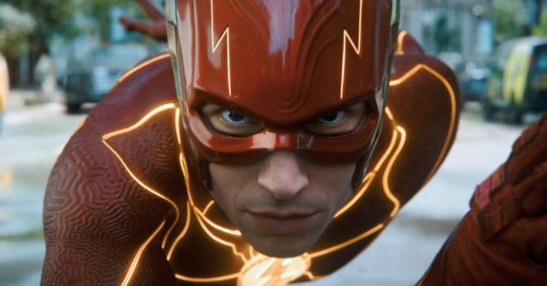 Ezra Miller pojawiło się na premierze „Flasha” mimo kontrowersji i problemów z prawem