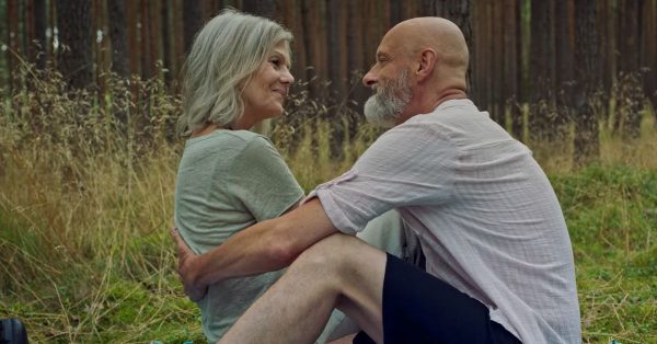 Seksualność 60-latków w filmie „Jezioro słone” od reżyserki „Galerianek”