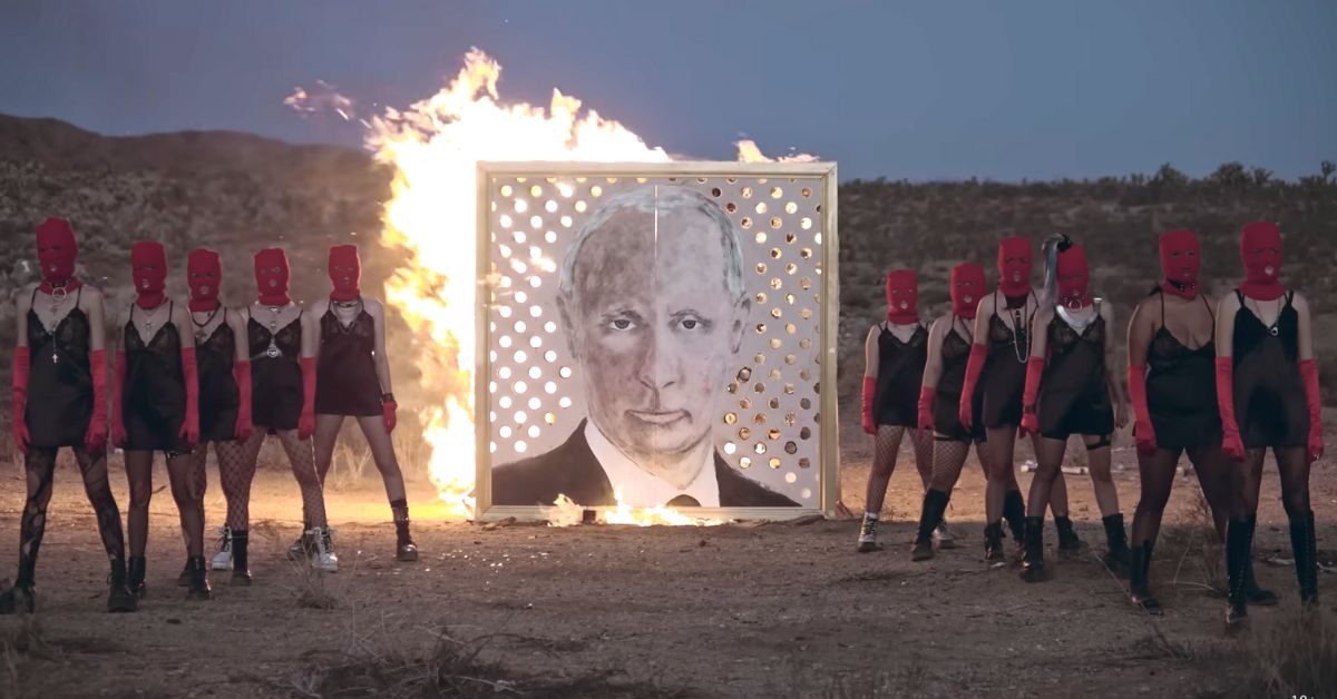 Pussy Riot „spaliły” Putina. Oto ich nowy protest song z mocnym klipem