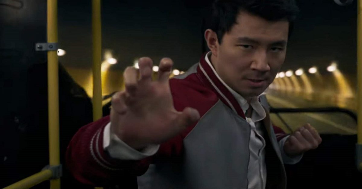 Shang-Chi mierzy się z legendą dziesięciu pierścieni w nowym zwiastunie filmu