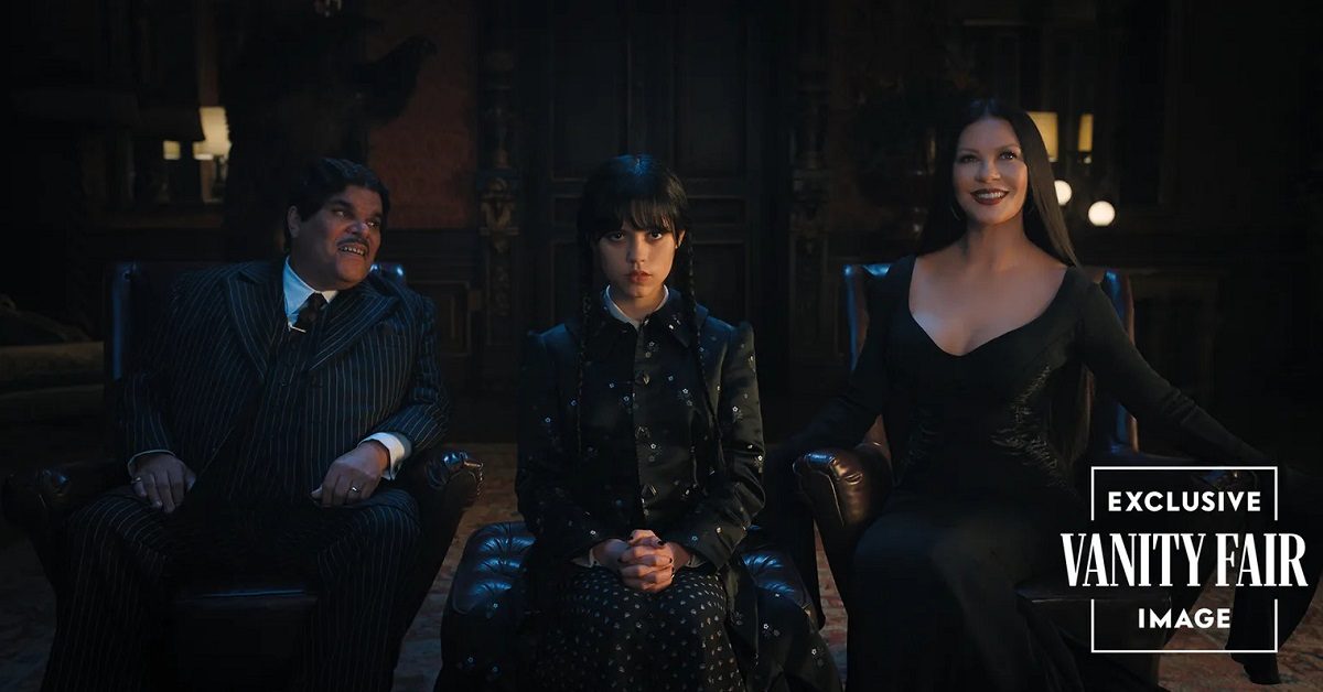 Rodzina Addamsów na nowych zdjęciach. Są też nowe szczegóły i pierwszy teaser serialu „Wednesday”