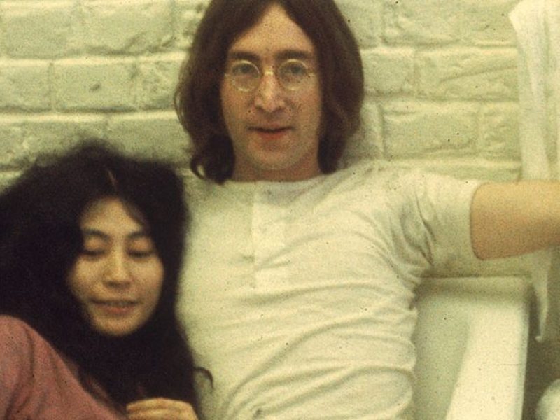 Yoko obdarowała nas teledyskami Lennona