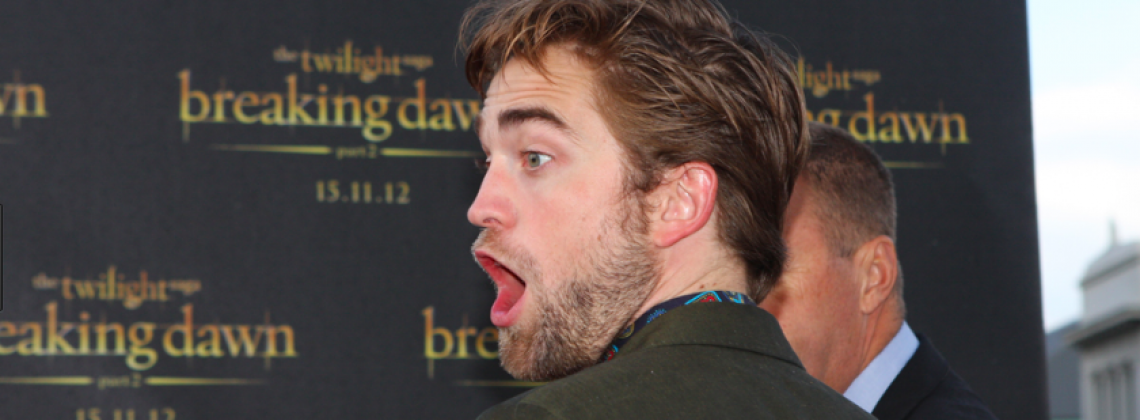 Robert Pattinson jako nastolatek dorabiał sprzedając… brudne pisemka! Spotkała go za to sroga kara…