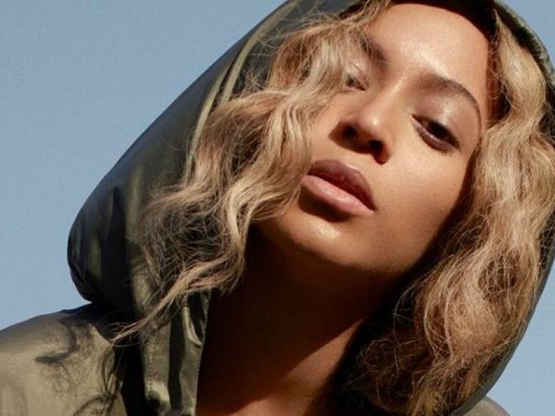 Beyonce płaci kobietom za… pewność siebie! Tak świętuje rocznicę wydania albumu Lemonade.