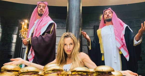 “Dziewczyny z Dubaju” – Doda i Maria Sadowska maczają palce w filmie o seksbiznesie
