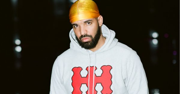 Drake z krótkim komentarzem po historii ostrego sosu… w prezerwatywie