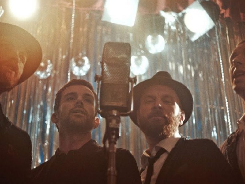 Coldplay prezentuje wyjątkowy teledysk do utworu “Cry Cry Cry”