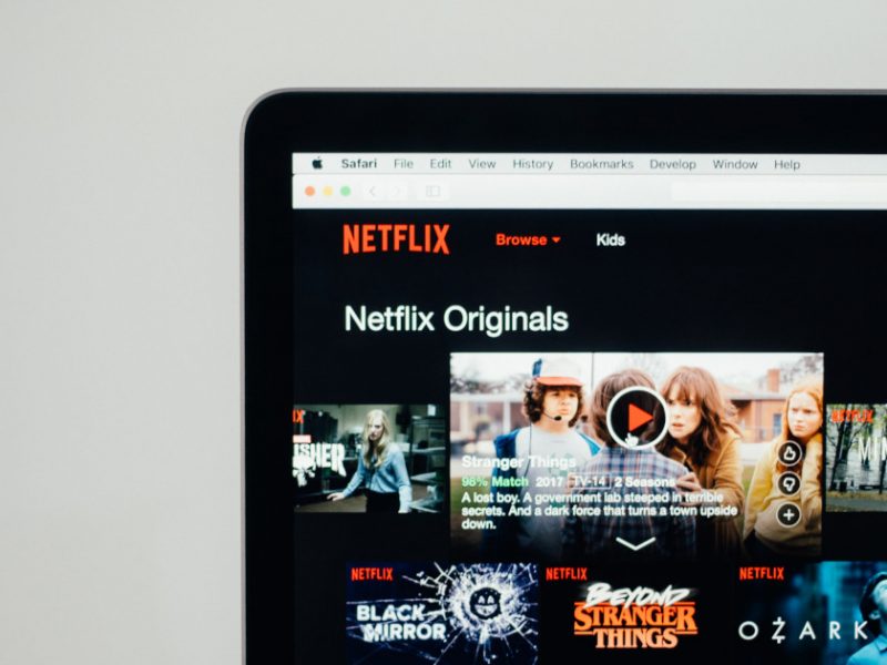 Oglądaj Netflixa z przyjaciółmi, bez wychodzenia z domu