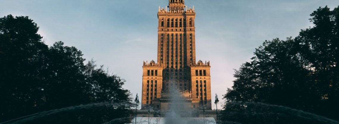 Warszawa wciąga! Ćpanie i imprezowanie w stolicy – czyli nowa książka Jasia Kapeli.