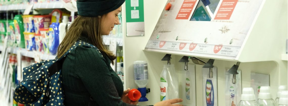 Rossmann wprowadza automaty do napełniania butelek
